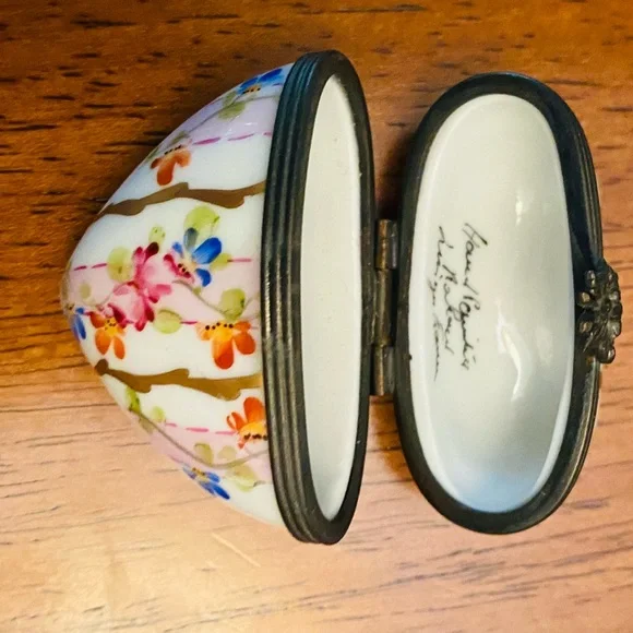 VINTAGE LIMOGES BOX ~ Floral 💐 Heart ♥️